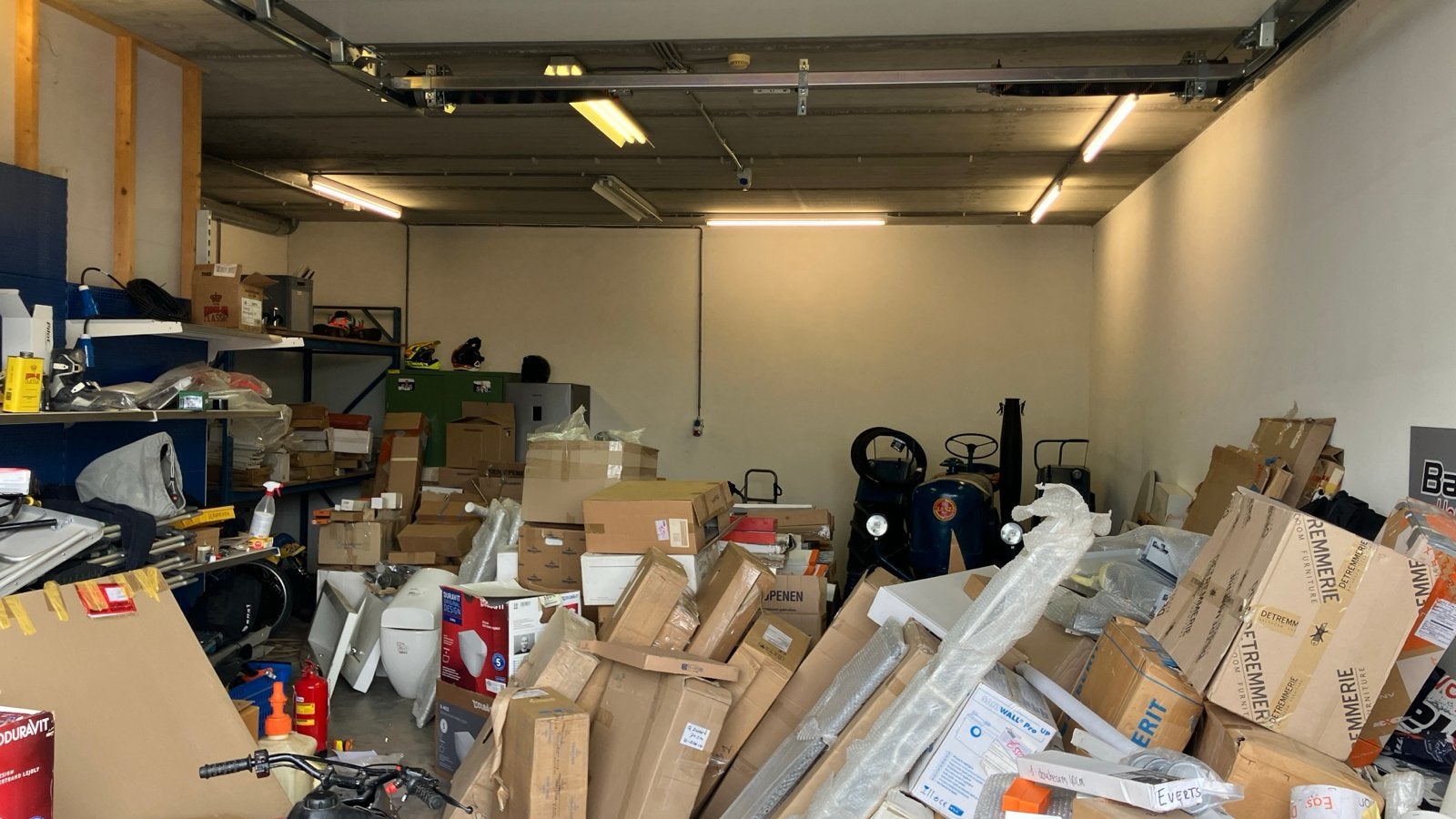 Nieuwe Grote partij sanitair en badkamerbenodigdheden, Steen, Partij, Nieuw, Toilet