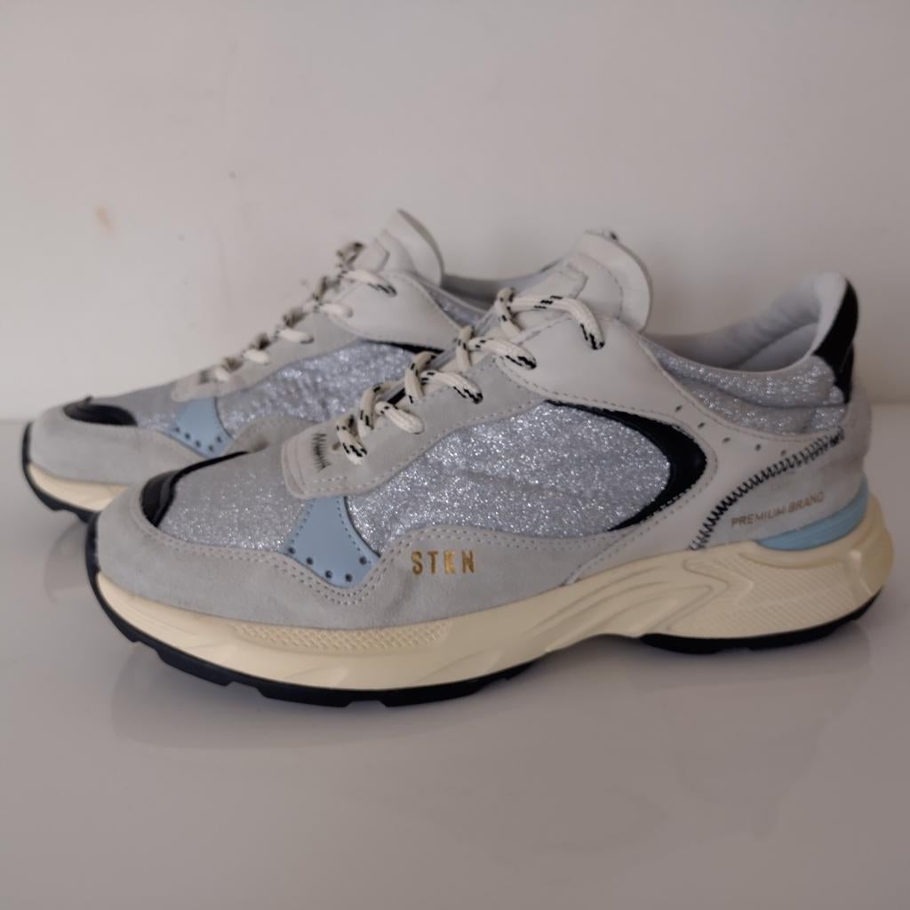 Stokton - Sneakers - 37 - nieuw - valt 1 maat groter, Nieuw, Sneakers of Gympen, Stokton, Verzenden
