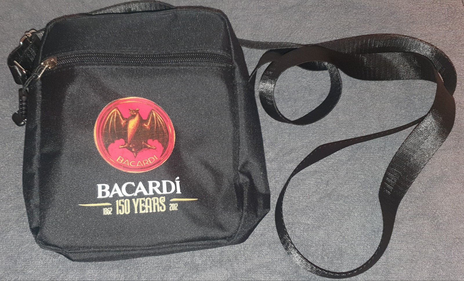 Zwarte bacardi schoudertas met logo., Ophalen of Verzenden, Nieuw, Gebruiksvoorwerp