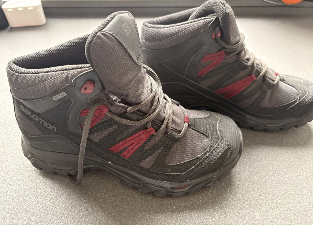 (nieuwe) Salomon wandel schoenen mt 42, Ophalen of Verzenden, Nieuw, Schoenen