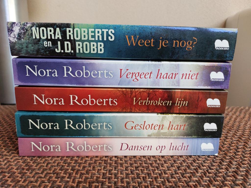 Nora Roberts & J.D. Robb Boekenpakket (3 stuks), Ophalen of Verzenden, Gelezen, Nora Roberts, J.D. Robb, Nederland