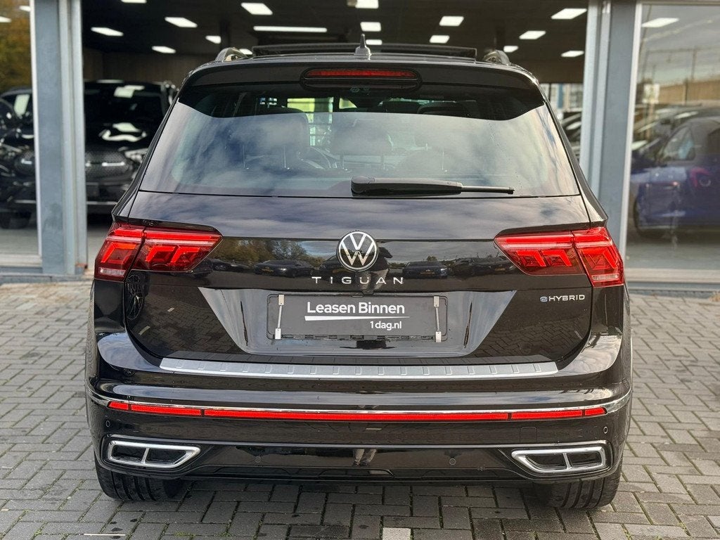 Volkswagen Tiguan 1.4 TSI eHybrid R-Line Pano, Auto's, Automaat, Gebruikt, Zwart, Zwart