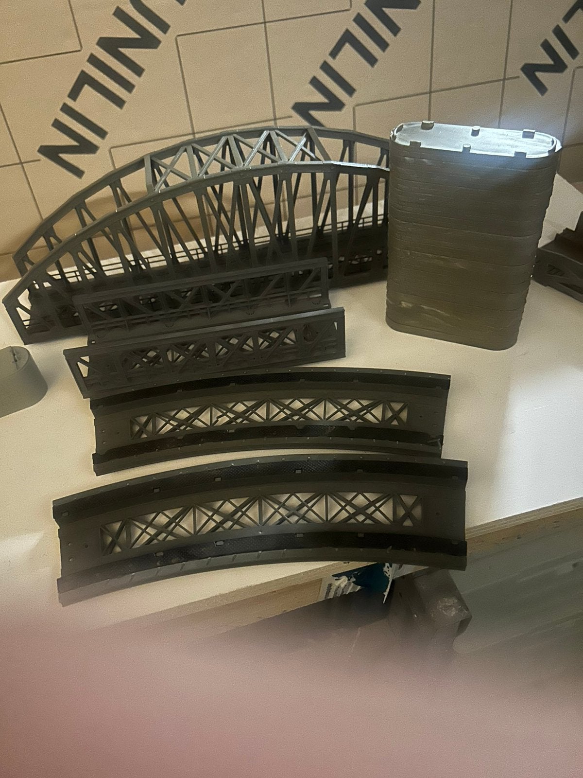 Bruggen en pijlers, Hobby en Vrije tijd, Modeltreinen | H0, Gelijkstroom, Rails, Ophalen of Verzenden, Zo goed als nieuw
