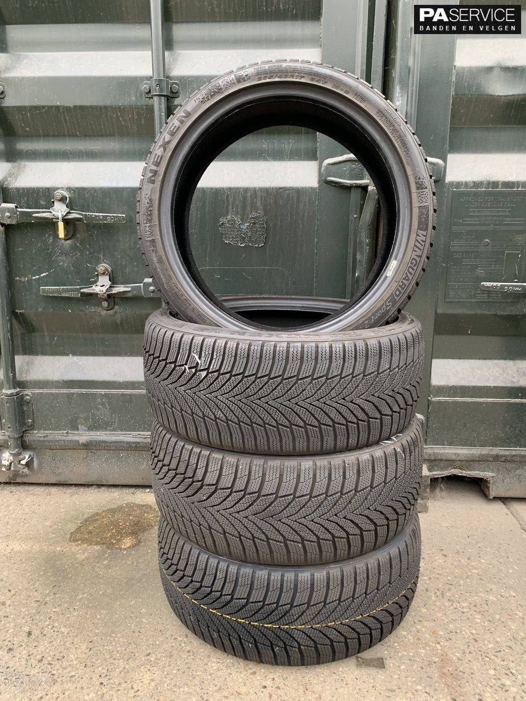 4x Nexen 205 40 17 Winterbanden met 7.4 en 6.4 mm, Gebruikt, -, -, Banden en Velgen
