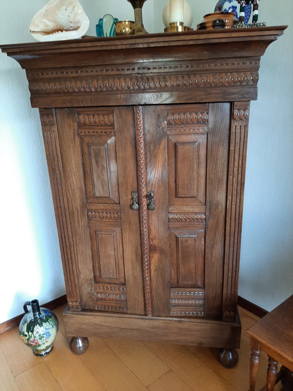 Antieke kast met panelen en bolpoten - 100x50x145 cm, Ophalen