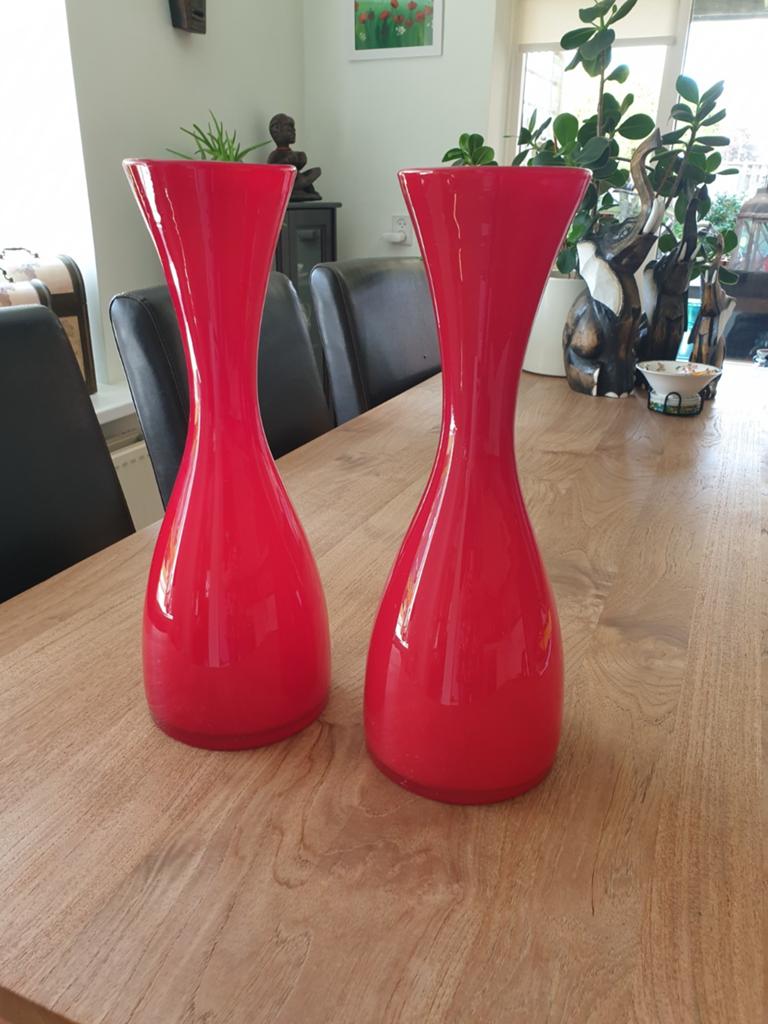 Mooie rode glazen vazen 2 stuks, Ophalen, Minder dan 50 cm, Rood, Glas