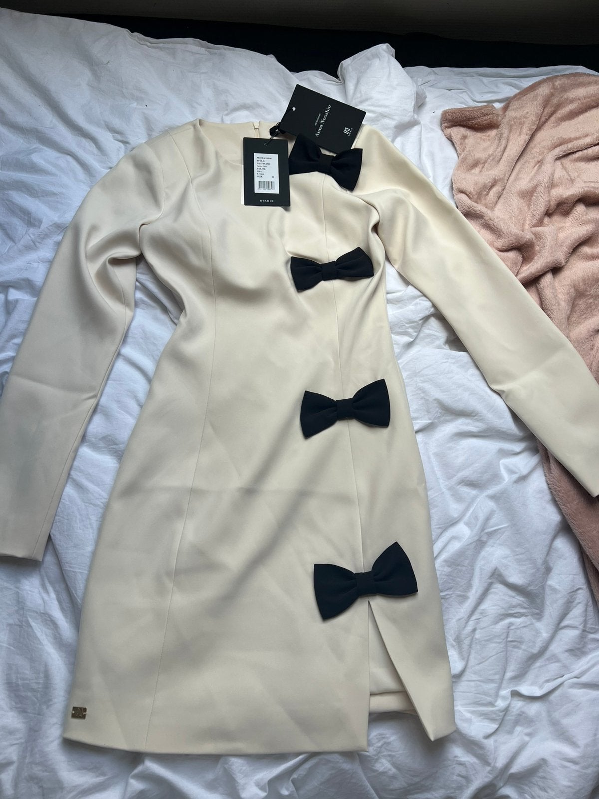 NIKKIE jurk gloednieuw, Verzenden, Zwart, Zo goed als nieuw, Maat 34 (XS) of kleiner