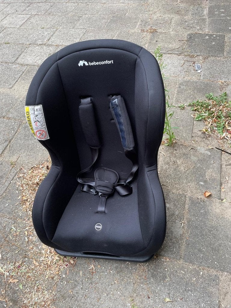 2 autostoeltjes, 1 x maxicosi en 1x Bebecomfort, Ophalen, 9 t/m 18 kg, Maxi-Cosi, Gebruikt