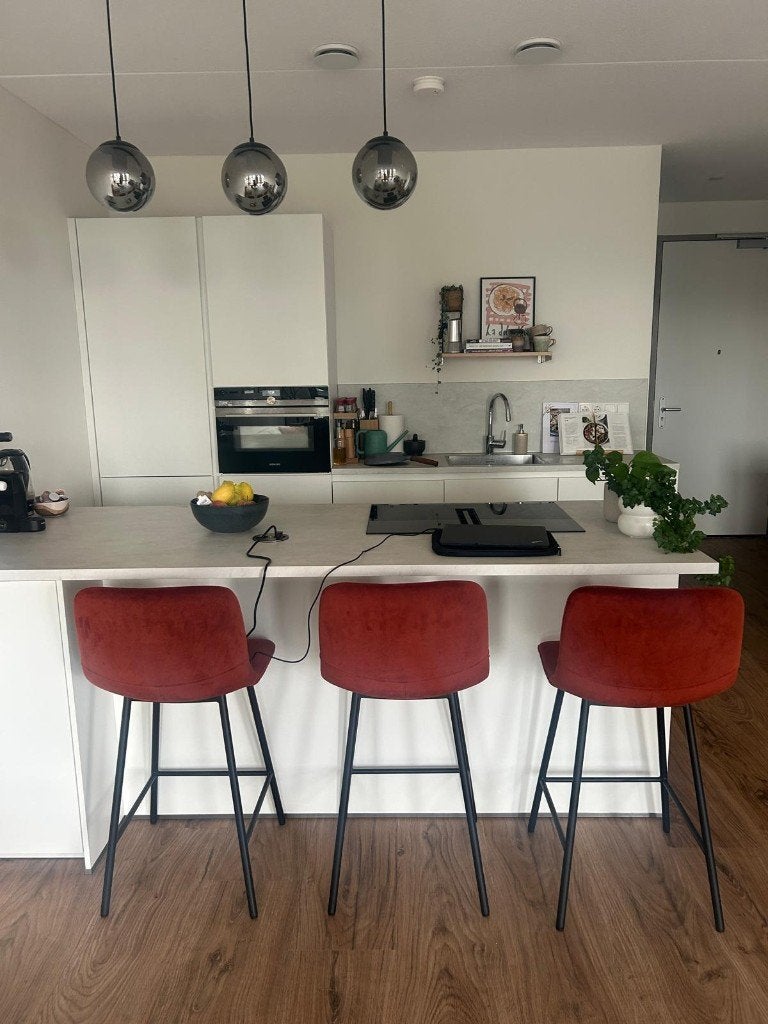 3 barkrukken Livin24 Bronx71 velvet roest, Huis en Inrichting, Barkrukken, 3 krukken, Ophalen, Zo goed als nieuw, 60 tot 90 cm