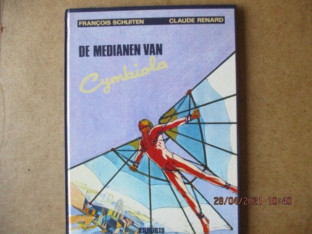 adv1796 medianen van cymbiola hc, Eén stripboek, Ophalen, Gelezen