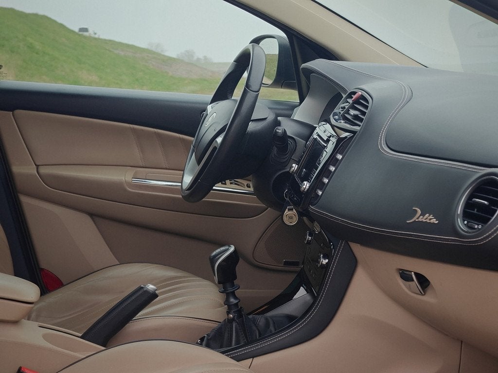 Lancia Delta 1.9-16V Twin-Turbo Executive (bj 2010), Voorwielaandrijving, Euro 5, Gebruikt, Beige