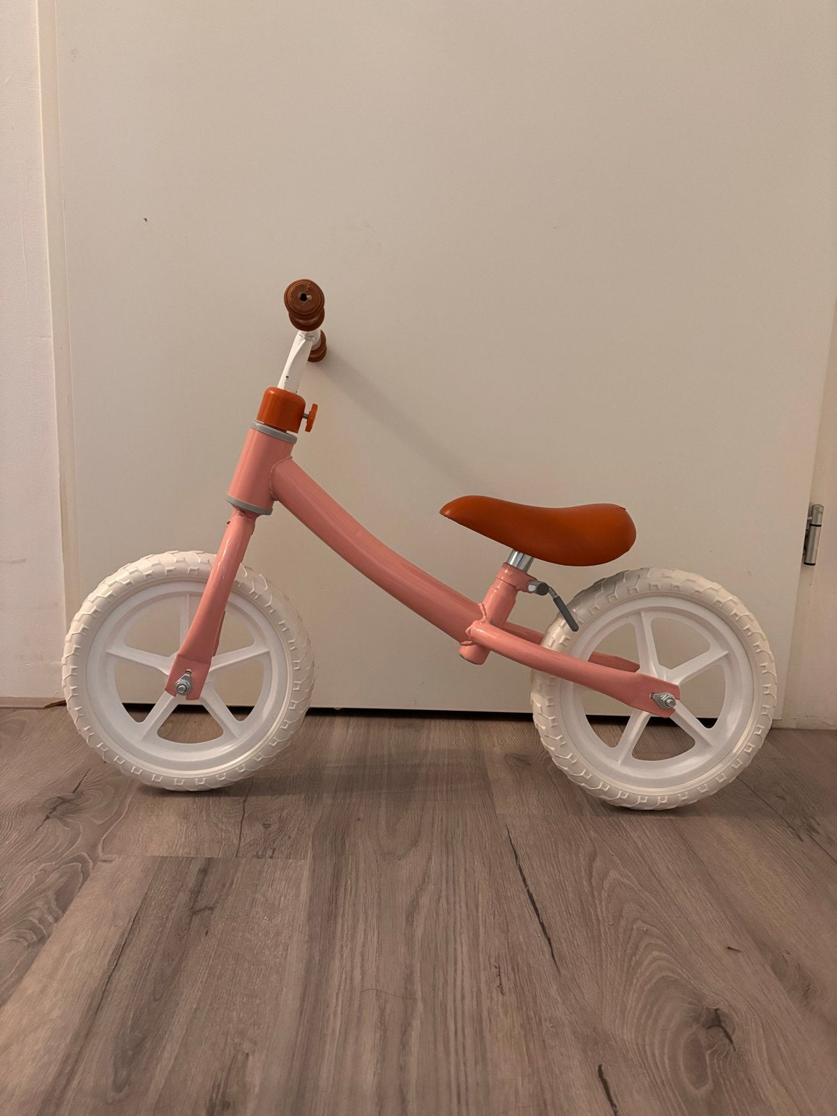 Roze loopfiets van Kruidvat - Perfect voor de kleintjes!, Ophalen, Gebruikt, Minder dan 16 inch