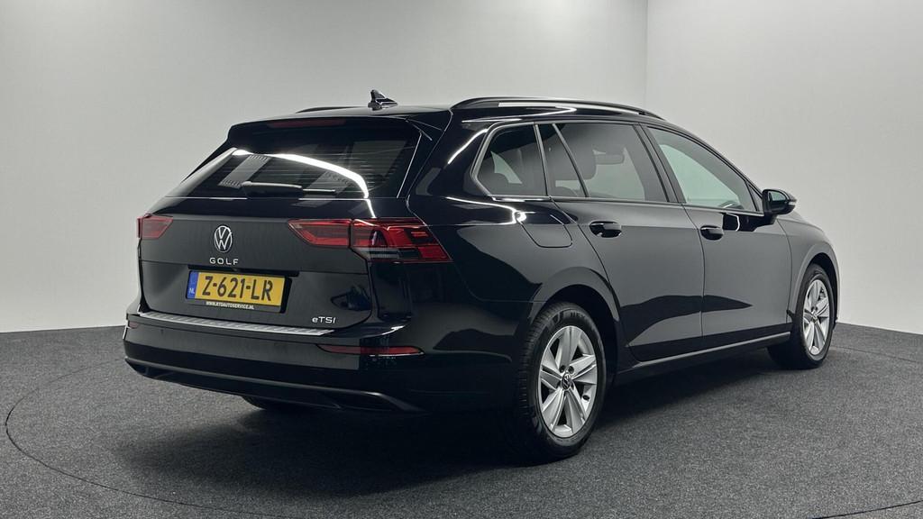 Volkswagen Golf Variant 1.0 eTSI Life Business CAMERA CARPLA, Stof, Gebruikt, Met garantie (alle), 19 km/l