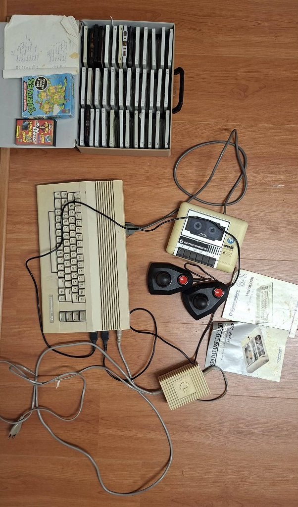 Grote Retro Commodore 64 Set + Games, Datassette & Joysticks, Verzenden, Commodore
