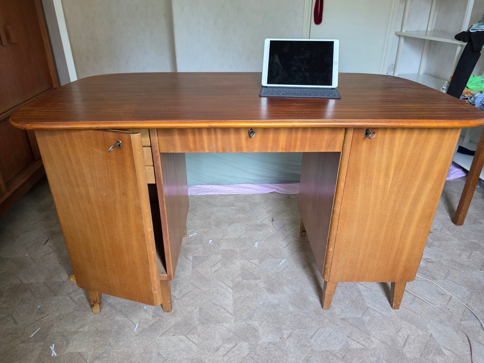 Fins mid century bureau Häkli, Scandinavisch, Ophalen, Gebruikt, Hout