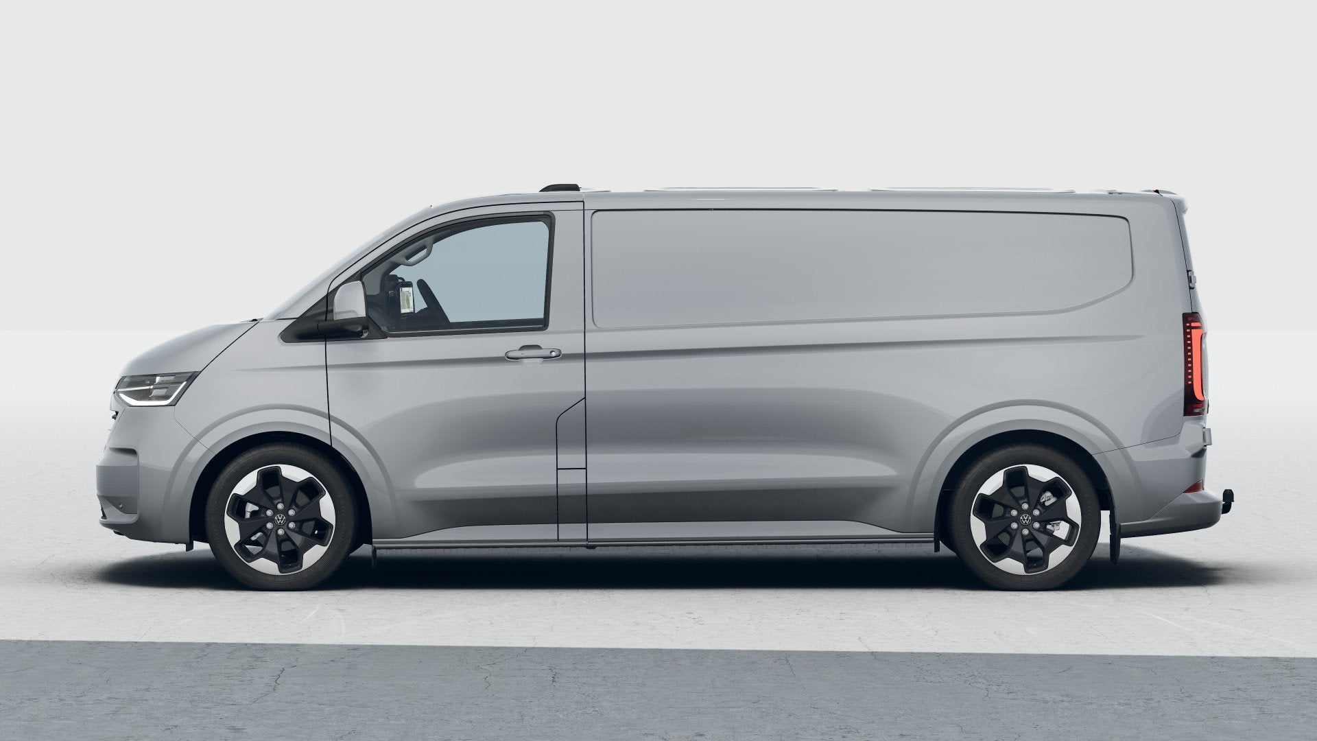 Volkswagen Transporter 2.5 eHybrid 233pk AUT L2H1 30 Bulli |, Auto's, Bestelauto's, Automaat, 12 maanden, Euro 6, 4 cilinders