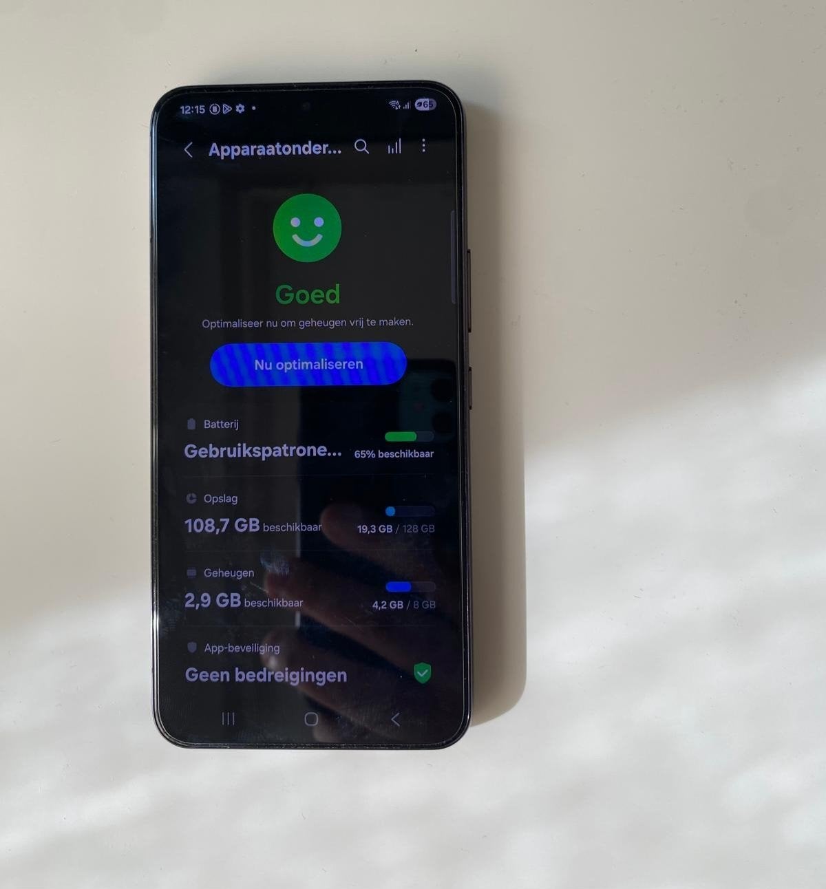 Foto 3 van Samsung Galaxy S22 128GB Zwart - Zo goed als nieuw