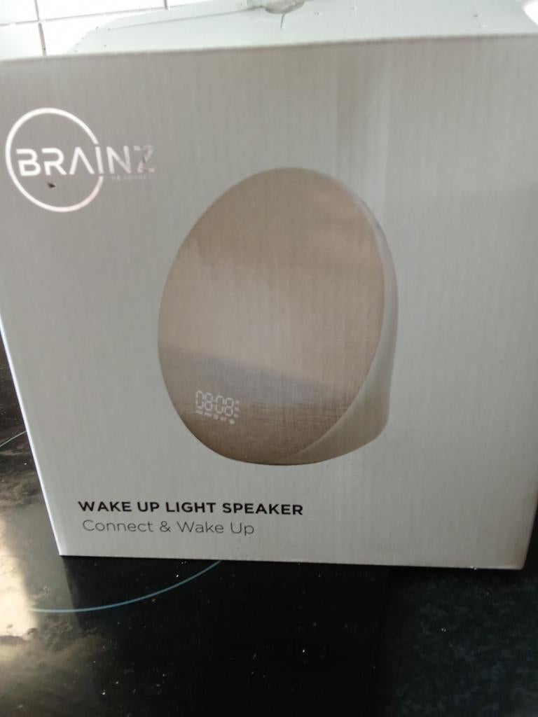 Brainz Wake Up Light Speaker - Wekker Radio met Licht, Ophalen of Verzenden, Zo goed als nieuw, Digitaal