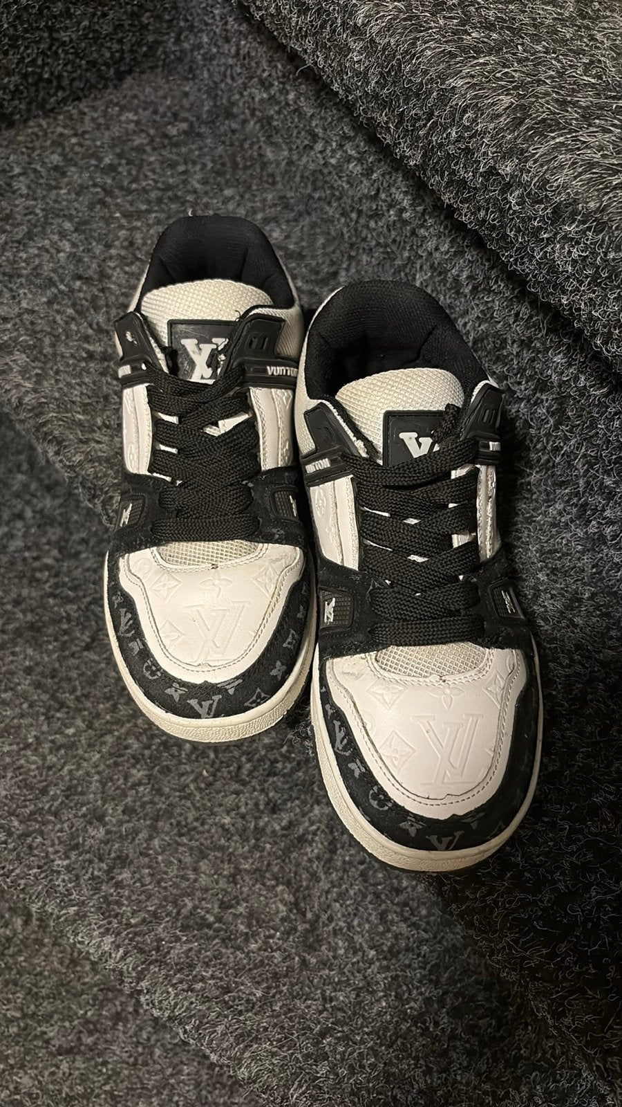 Louis Vuitton Sneakers - Zwart/Wit 38, Ophalen of Verzenden, Gedragen, Zwart, Sneakers of Gympen