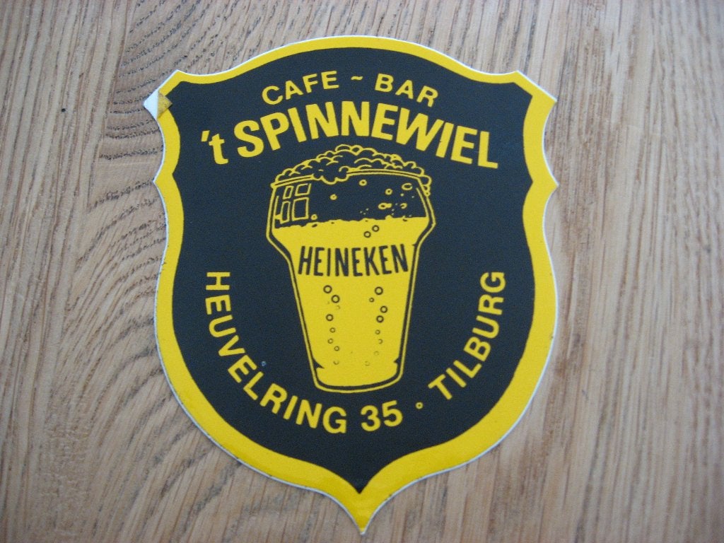 Sticker Cafe Bar t Spinnewiel Heineken Tilburg, Ophalen, Zo goed als nieuw, Overige typen