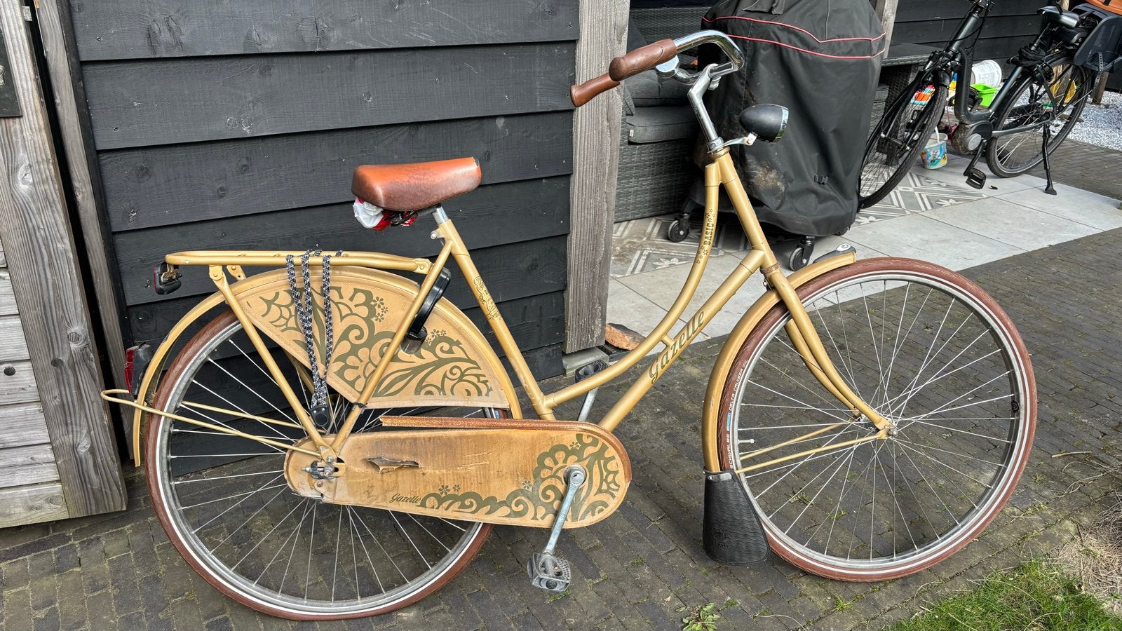 Gazelle omafiets - Goudkleurig met bloemmotief, Ophalen, Terugtraprem, Gazelle, 53 tot 56 cm