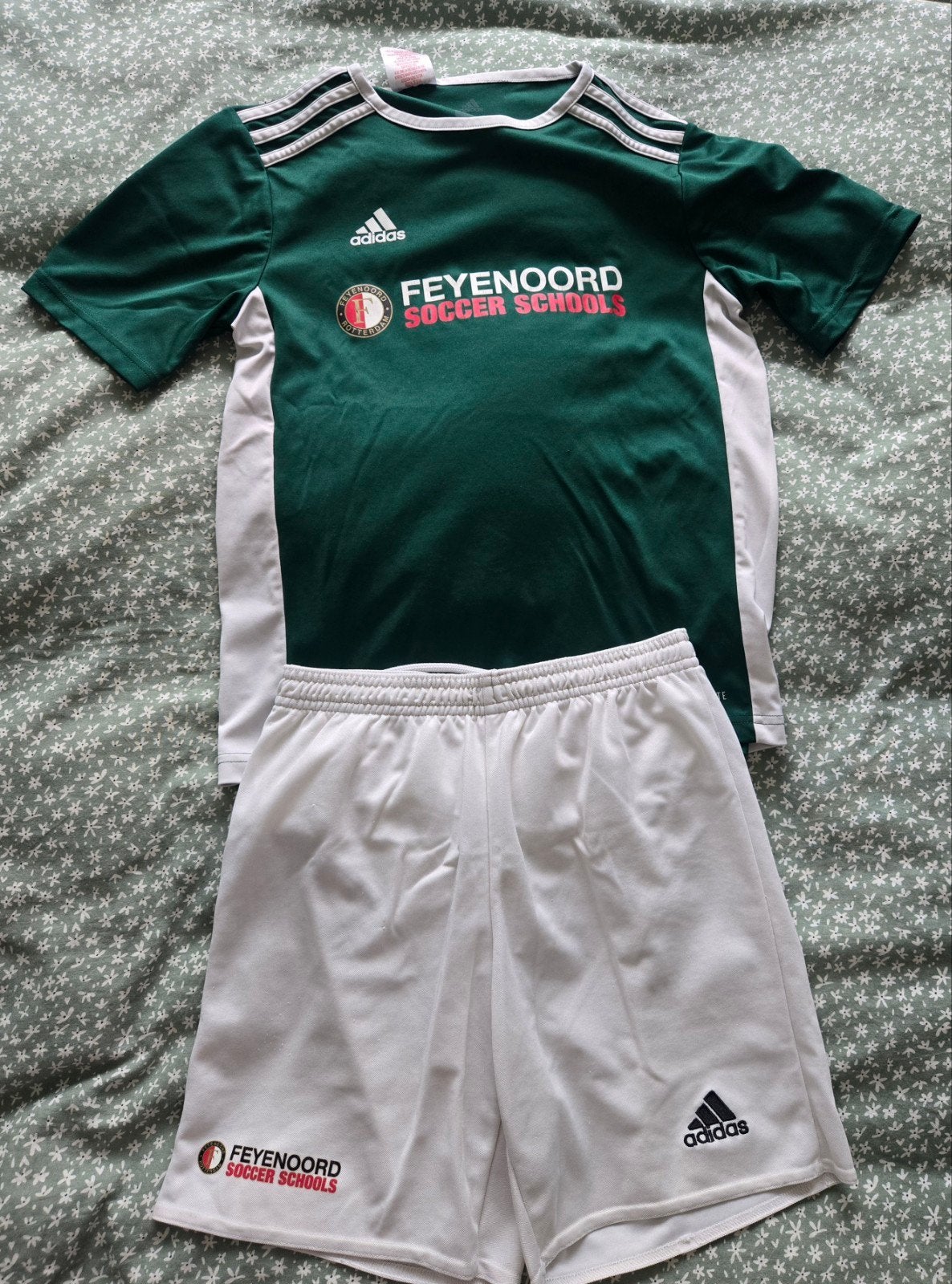Feyenoord Soccer Schools tenue - Maat S, Maat S, Ophalen of Verzenden, Gebruikt, Set