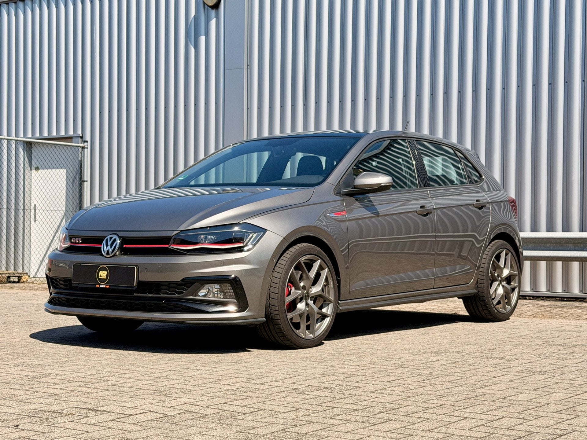 Volkswagen Polo 2.0 TSI GTI Schuifdak | Carplay | Keyless, Stof, 4 cilinders, 1984 cc, Adaptive Cruise Control