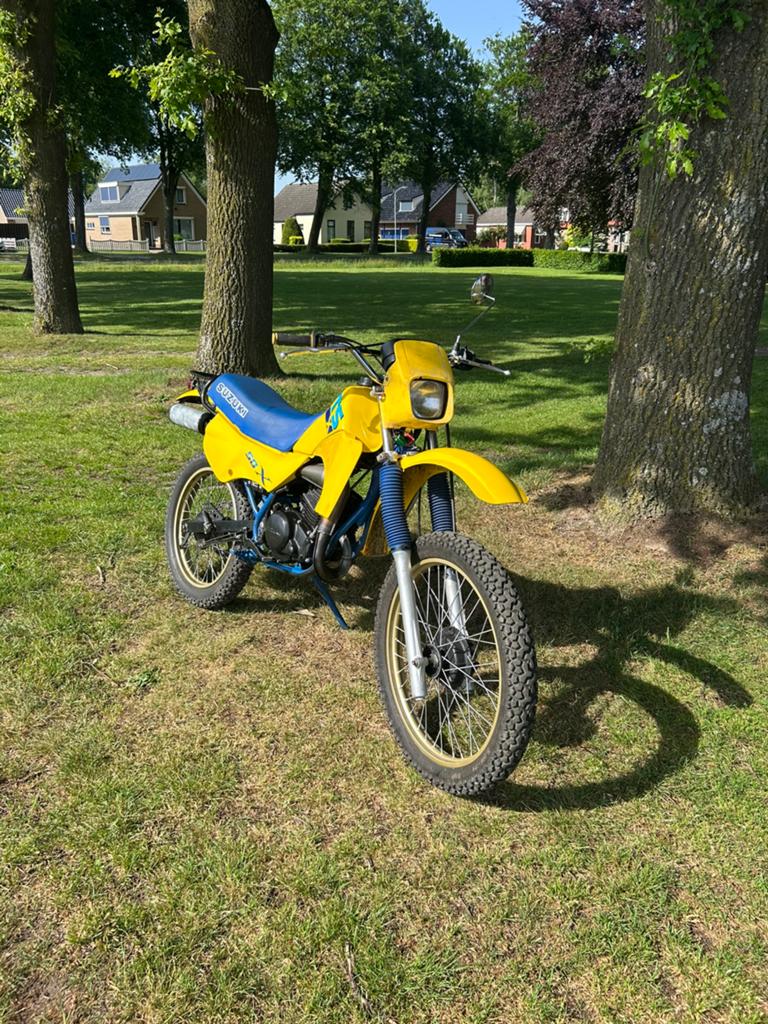 Suzuki ts50xk Met kenteken, Fietsen en Brommers, Ophalen, Zo goed als nieuw, Suzuki