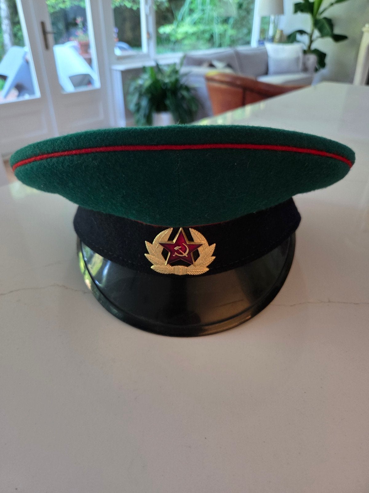 Russische militaire pet met hamer en sikkel embleem, Verzamelen, Militaria | Algemeen, Ophalen of Verzenden, Overige soorten, Overige gebieden