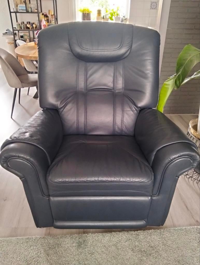 Mooie donkerblauwe leren relaxfauteuil - prima staat, Ophalen