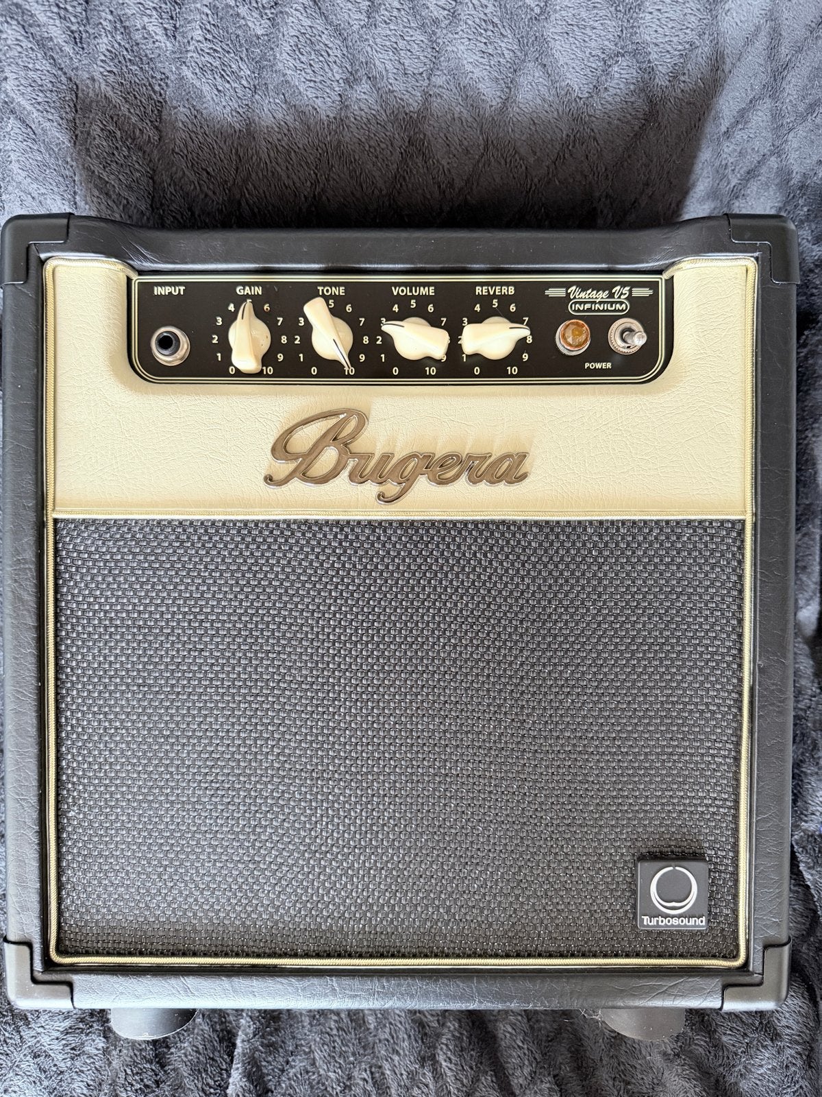 Bugera V5 Infinium gitaarversterker - Zo goed als nieuw, Muziek en Instrumenten, Ophalen, Zo goed als nieuw, Gitaar, Minder dan 50 watt