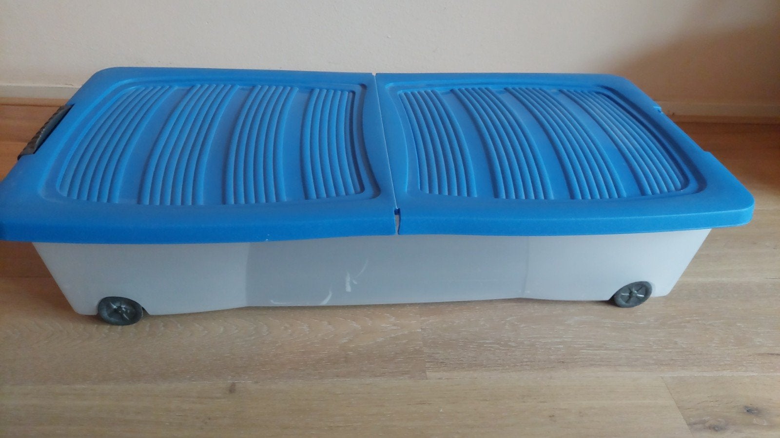 Opbergbox met wielen voor onder een bed, Ophalen, Kunststof, Gebruikt, 100 tot 150 cm
