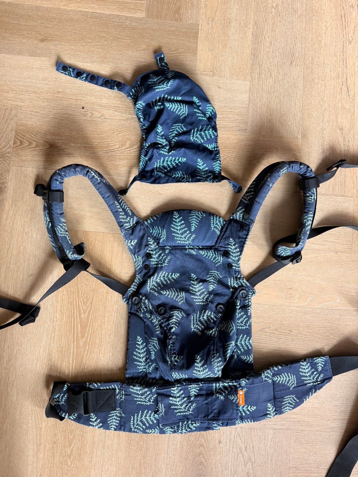 Tula Explore draagzak / vanaf newborn te gebruiken, Buik of Rug, Zo goed als nieuw, Draagzak, Ophalen