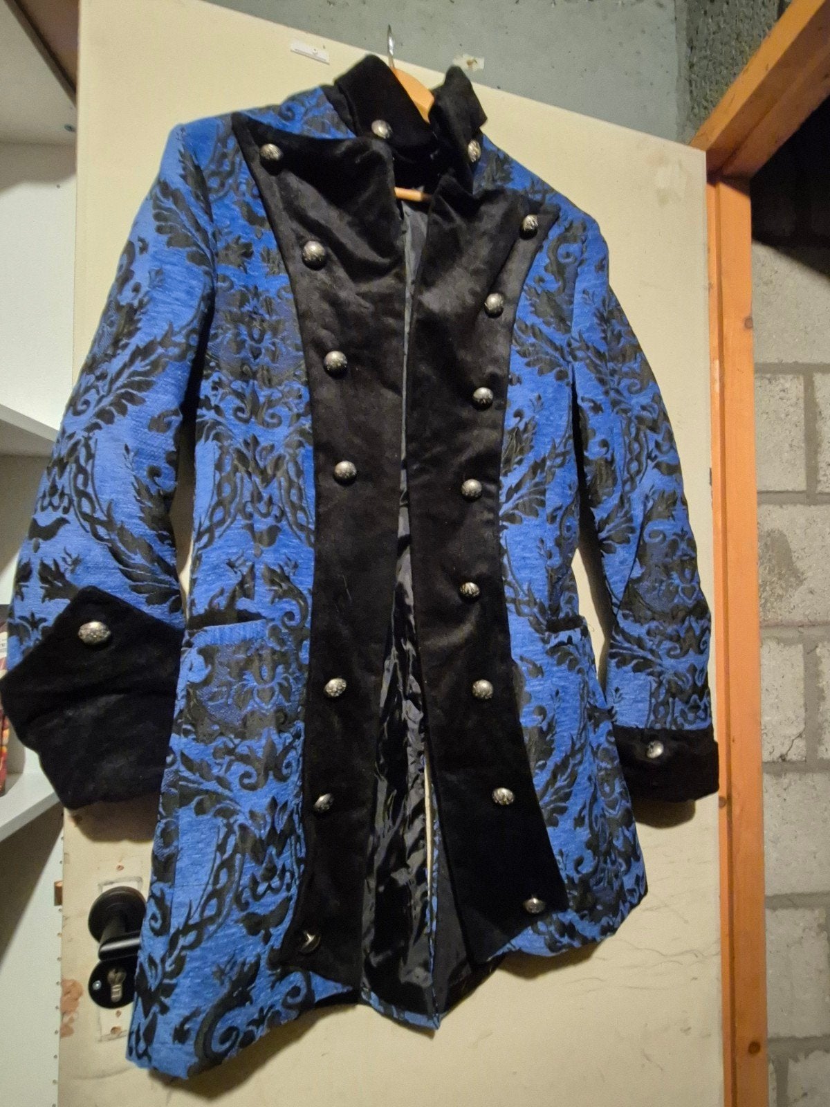 Carnavals Colbert Maat M - Goede Kwaliteit, Gevoerd, Ophalen of Verzenden, Zo goed als nieuw, Bovenkleding