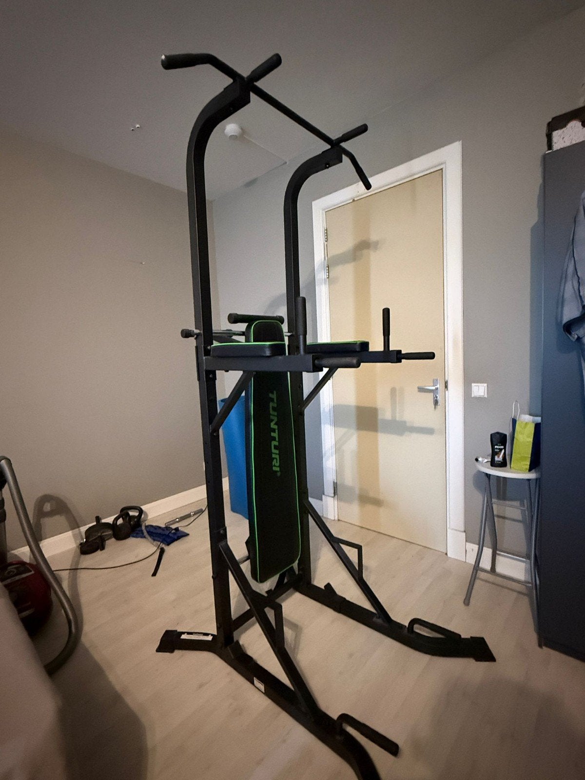 Tunturi PT60 Power Tower - Pull up, Dip, Sit up, Bench press, Sport en Fitness, Ophalen, Zo goed als nieuw, Krachtstation
