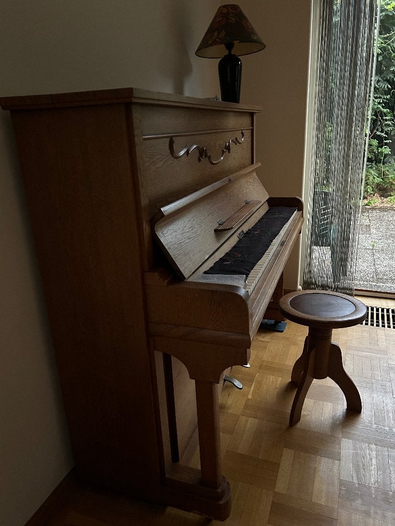 Duitse Schimmel Junior Piano + Pianokruk (Eiken), Muziek en Instrumenten, Piano's, Ophalen, Zo goed als nieuw, Bruin, Piano