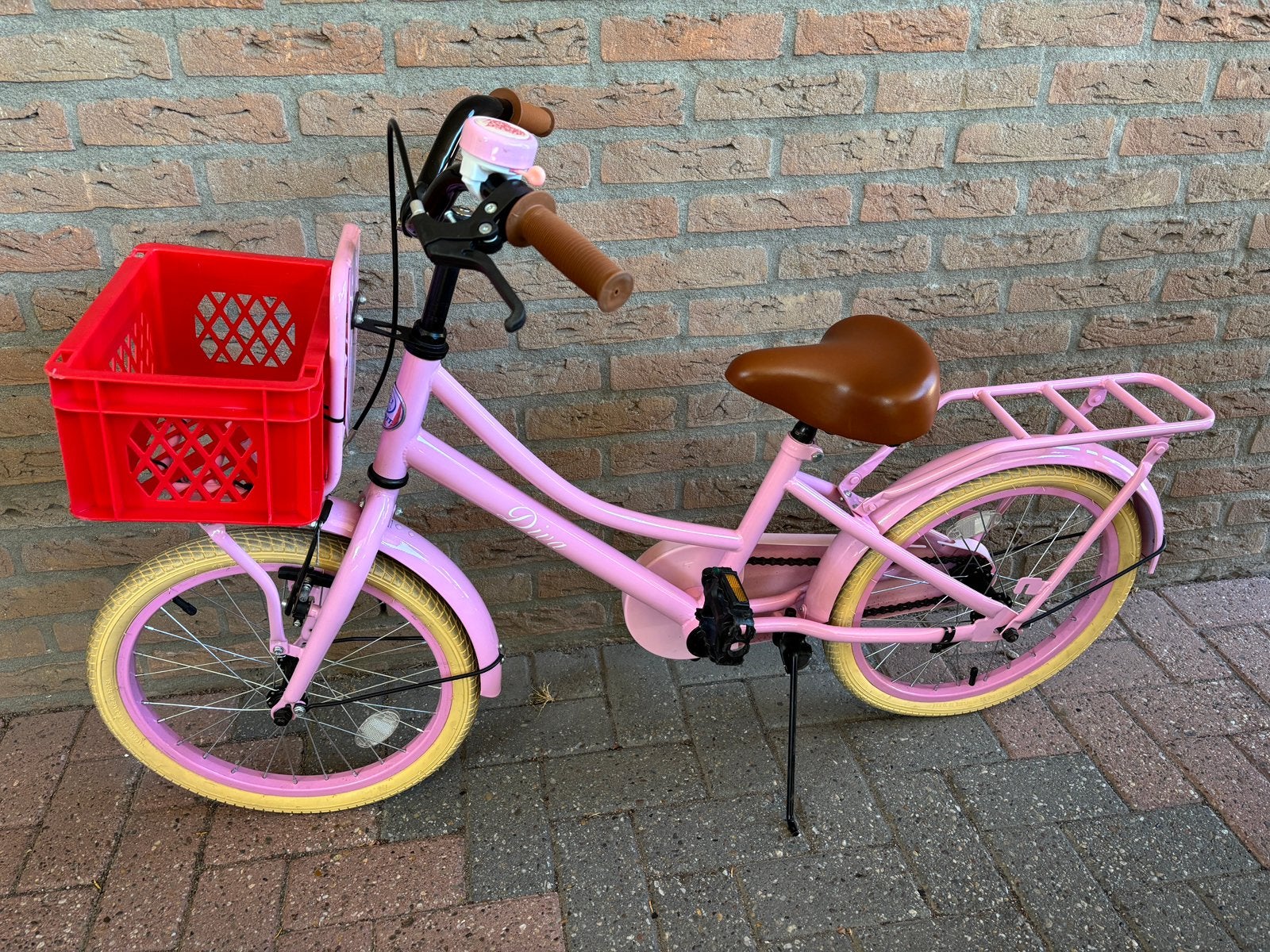 Gave roze meisjesfiets 18 inch met rode mand!, Fietsen en Brommers, Ophalen, Zo goed als nieuw, 18 inch