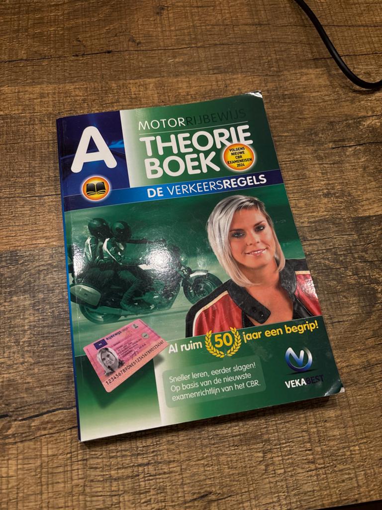 Motorrijbewijs Theorieboek A - CBR Exameneisen 2024, Boeken, Ophalen of Verzenden, Zo goed als nieuw, Algemeen