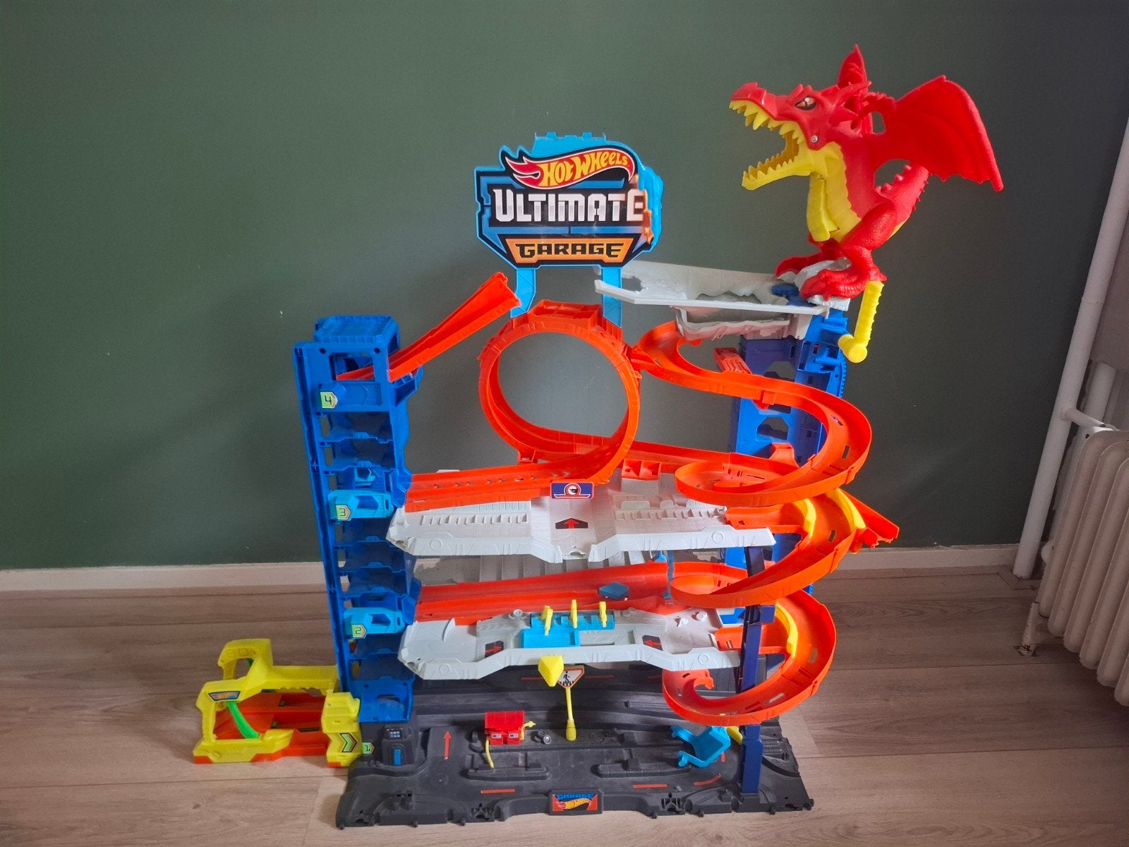Hot Wheels Ultimate Garage met draak, Ophalen, Zo goed als nieuw