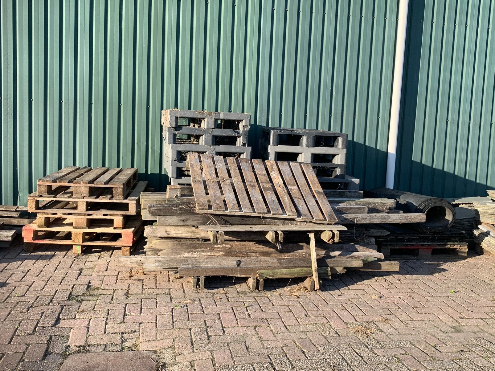 Pallets , kunststof en hout, Ophalen, Zo goed als nieuw, Pallet, Minder dan 200 cm