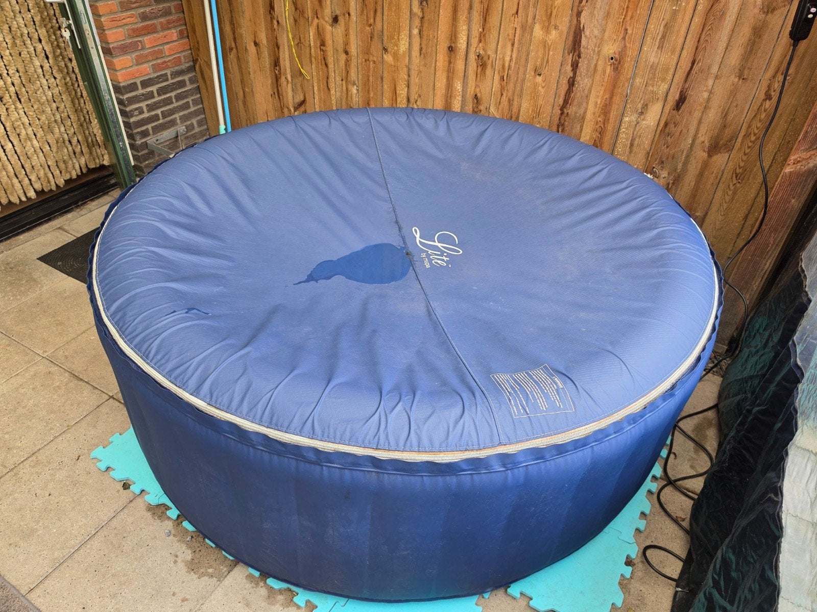 Complete opblaasbare jacuzzi met rubberen tegels, Ophalen, Zo goed als nieuw, Rond, Opblaaszwembad