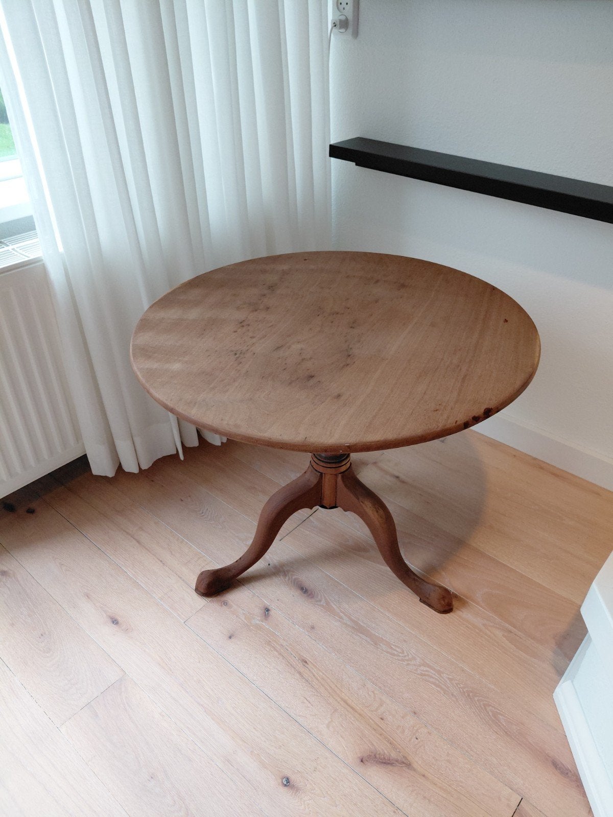 Houten bijzettafel, Ophalen