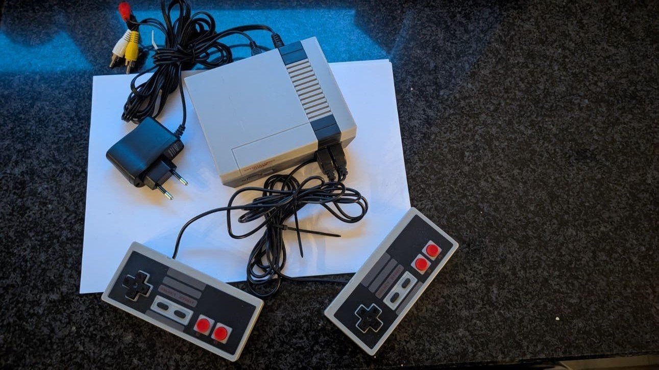 Retro Mini Game Console met 2 Controllers en Kabels, Ophalen of Verzenden, Nieuw, Met 2 controllers, Met games