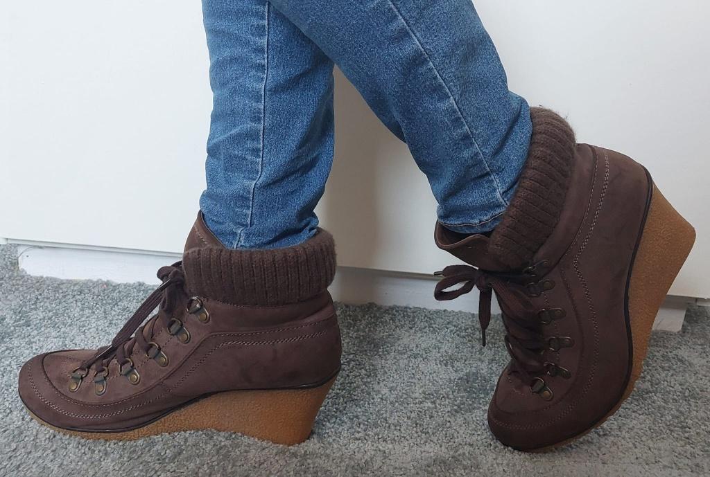 Schoenen: Bruine veterschoenen met sleehak, maat 40, Atmosphere, Beige, Lage of Enkellaarzen, Ophalen of Verzenden