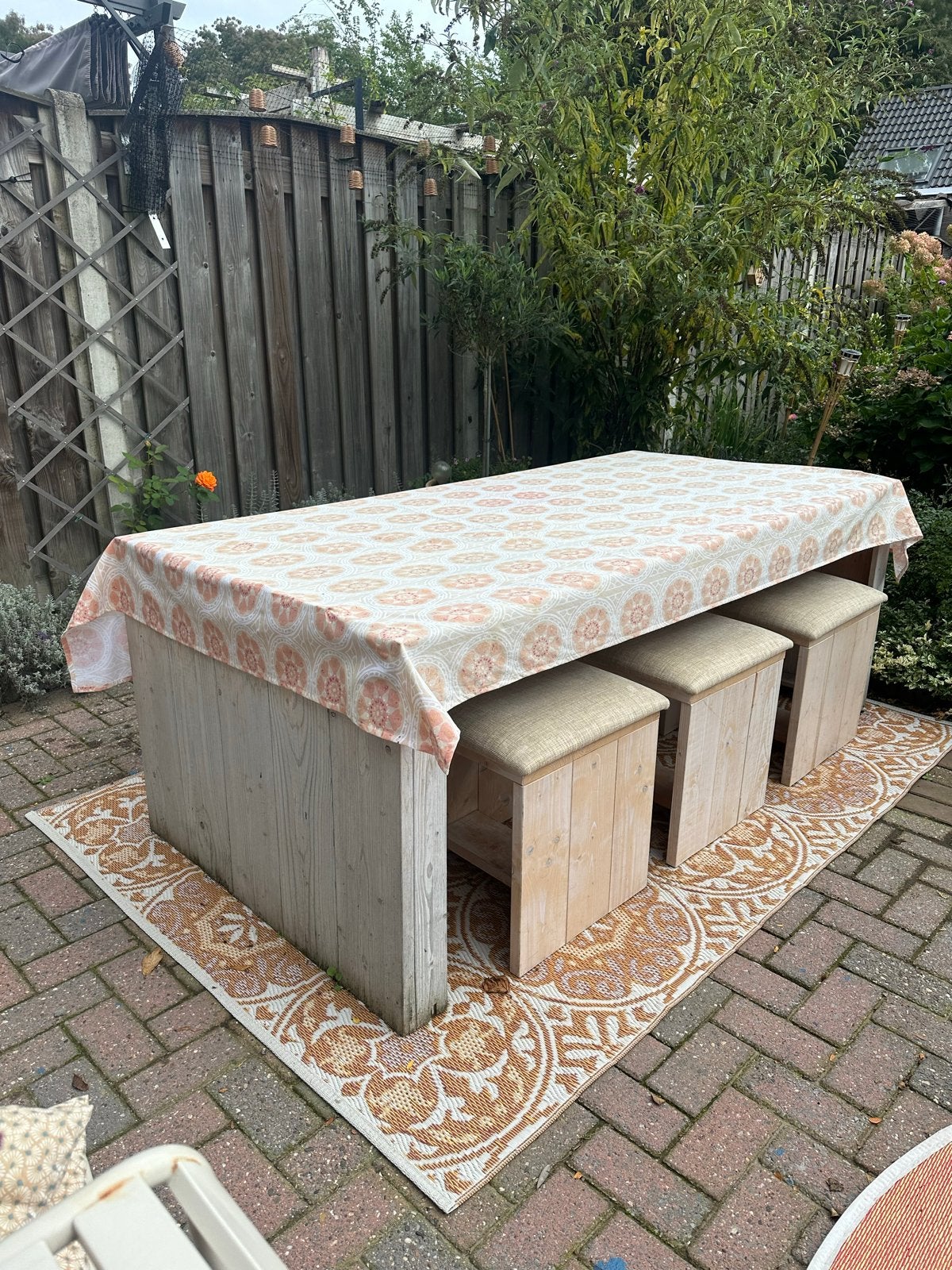 Tuinset / Hobbytafel met 6 krukken linnen bekleding, Ophalen, Gebruikt, Eettafel, 6 zitplaatsen