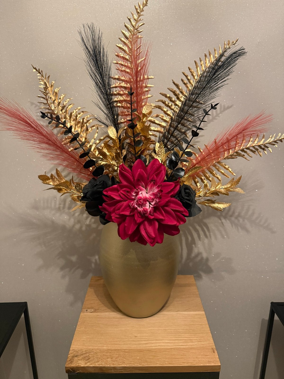 Gouden vaas met kunstbloemen, Ophalen, Overige materialen, Inclusief decoratie, Zo goed als nieuw