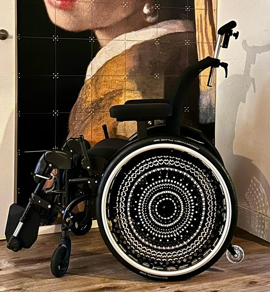 Rolstoel —600 euro in prijs verlaagd— met verstelbare rug, Diversen, Rolstoelen, Ophalen, Inklapbaar, Zo goed als nieuw, Duwrolstoel