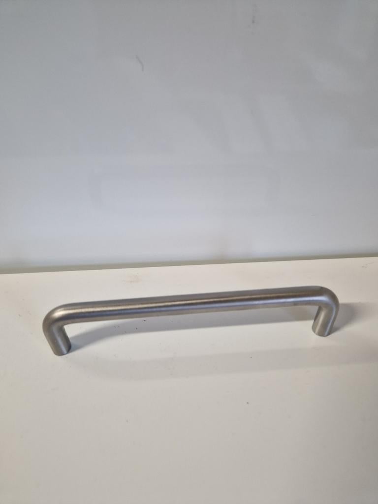 14 RVS Keukenkast Grepen - 128mm hartafstand, 32mm diep, Ophalen of Verzenden