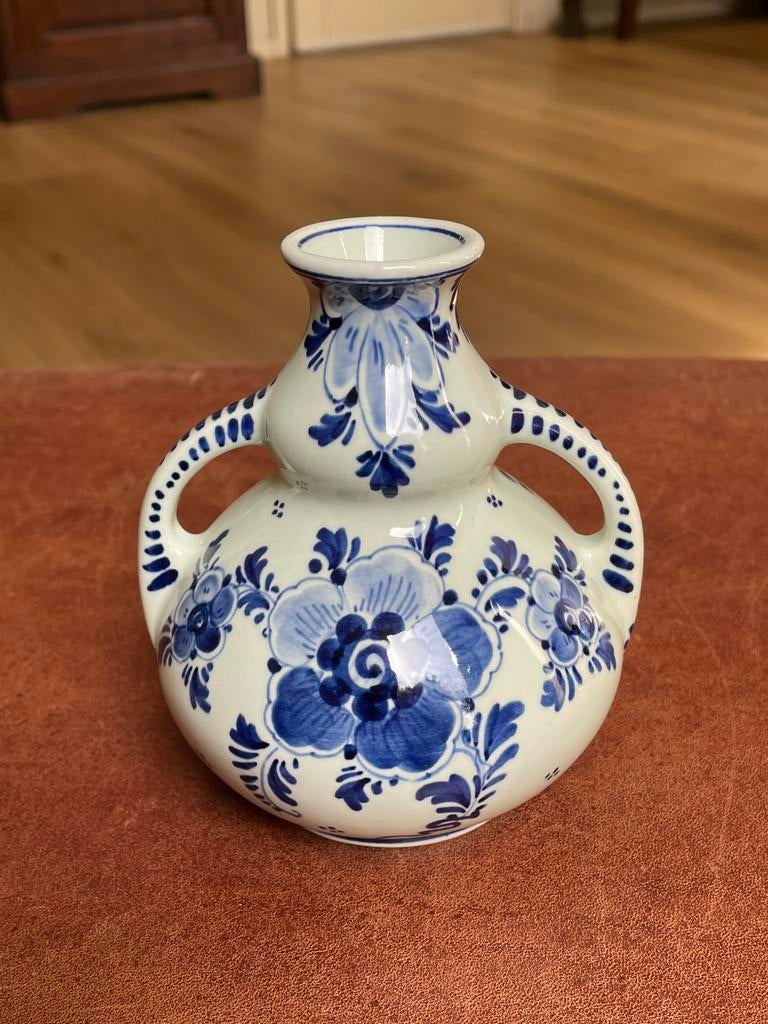 Klein handgemaakt Delfts Blauw vaasje, Regina, Ophalen of Verzenden