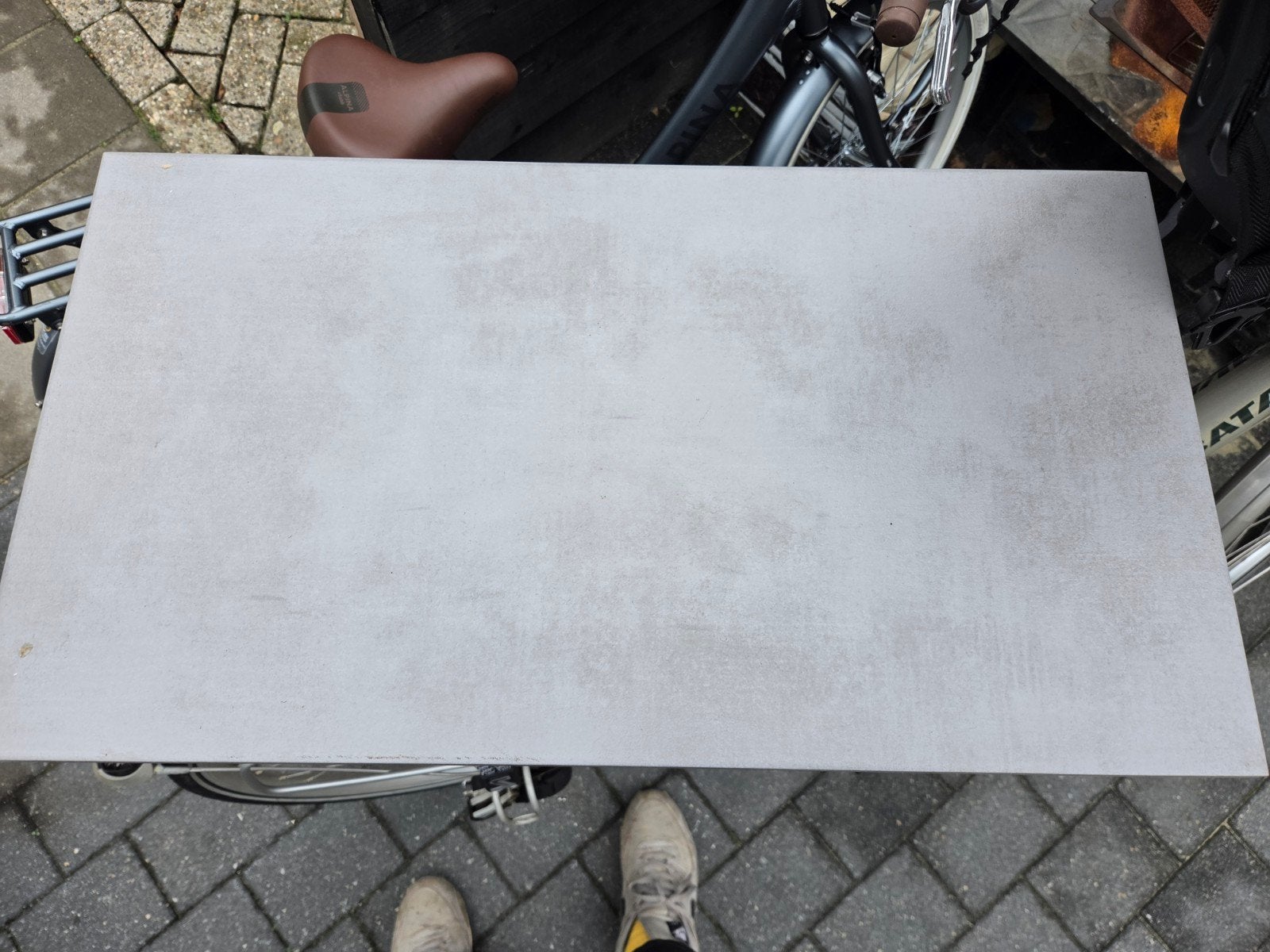 Tegels 60x33 cm grijs betonlook - 11.9 m², Ophalen, 60 cm of meer, Keramiek, Overige typen